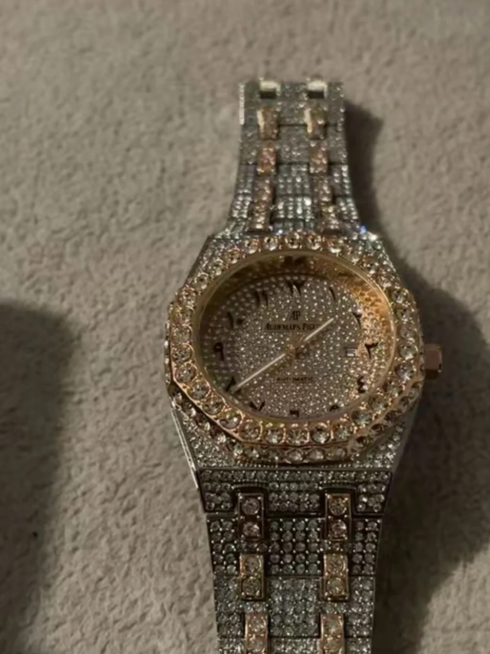 None statement pavé